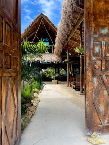Catangnan Hotel | La Bohème Boutique Glamping