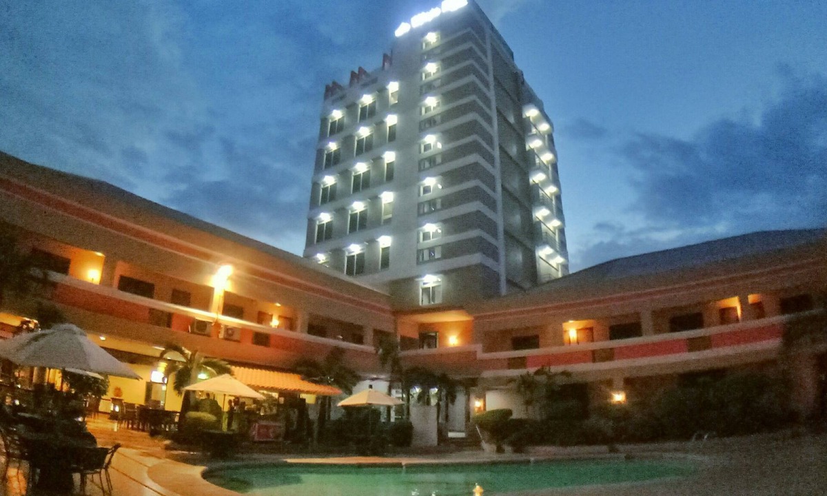 Tarlac Hotel | La Maja Rica Hotel