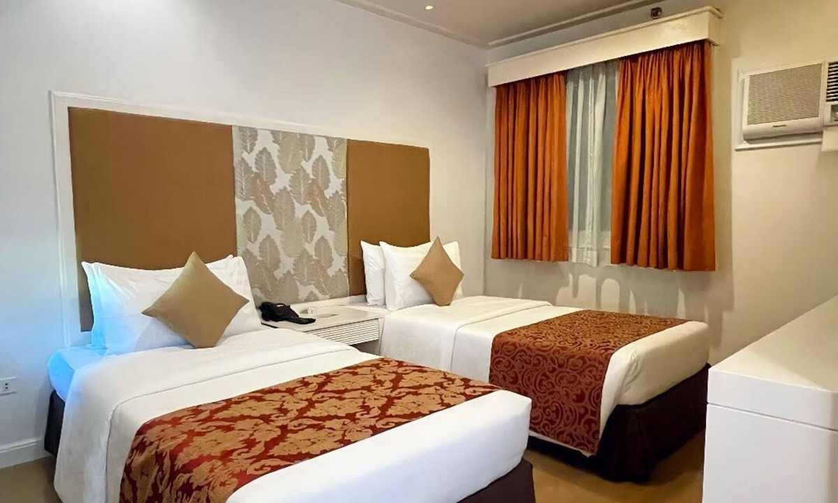 Legazpi Hotel | La Piazza Hotel and Convention Center