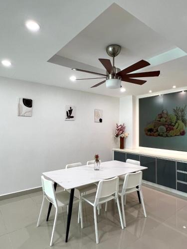Puchong House | Lake-view House with Natural Vibes