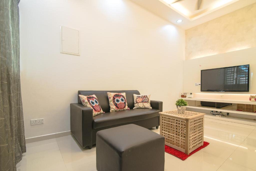 Bukit Kecil House | Landed Cozy House Near SPICE, Airport