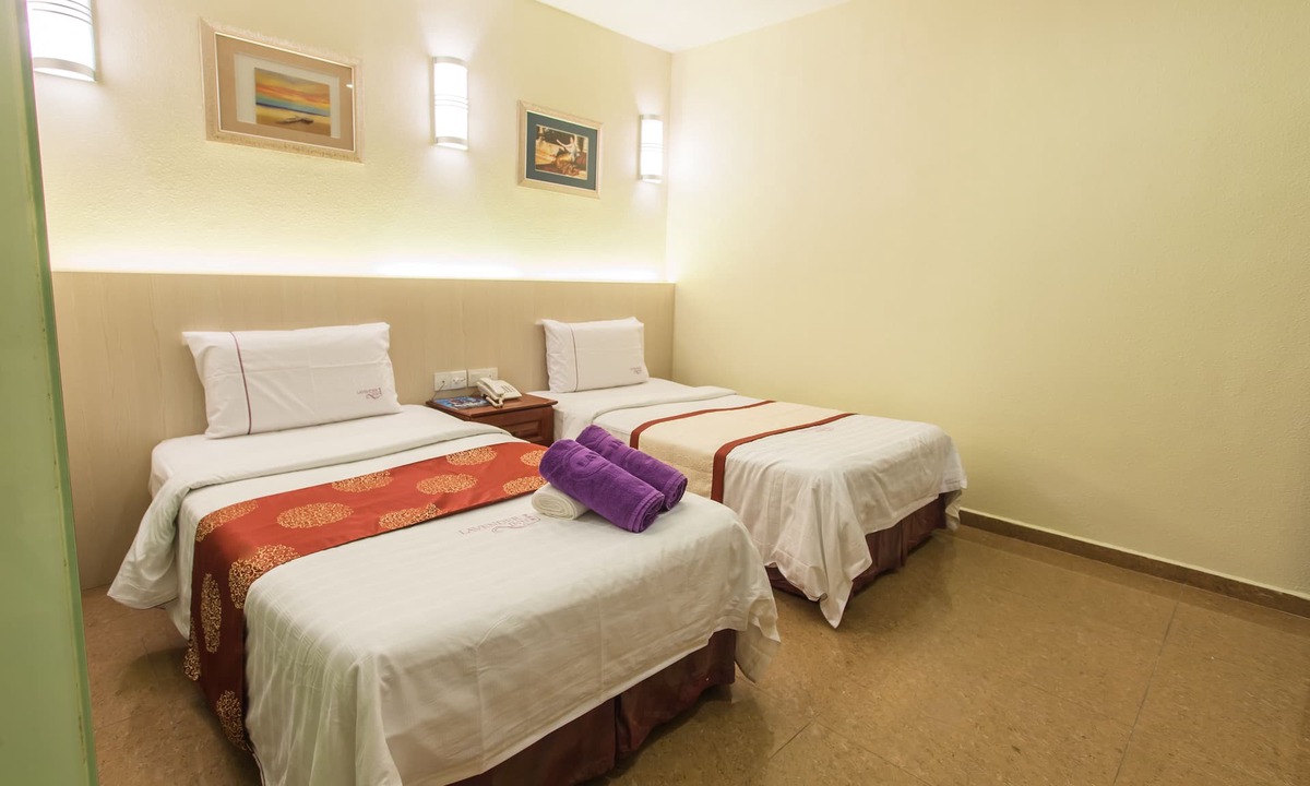 Bandar Baru Permas Jaya Hotel | Lavender Inn Permas Jaya
