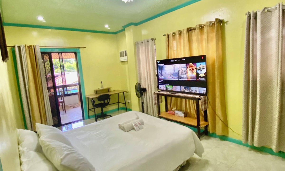 Davao House | Lens Staycation Serene 2-BDR-1BR-KTCHN-Wifihouse with AC in peaceful Panabo
