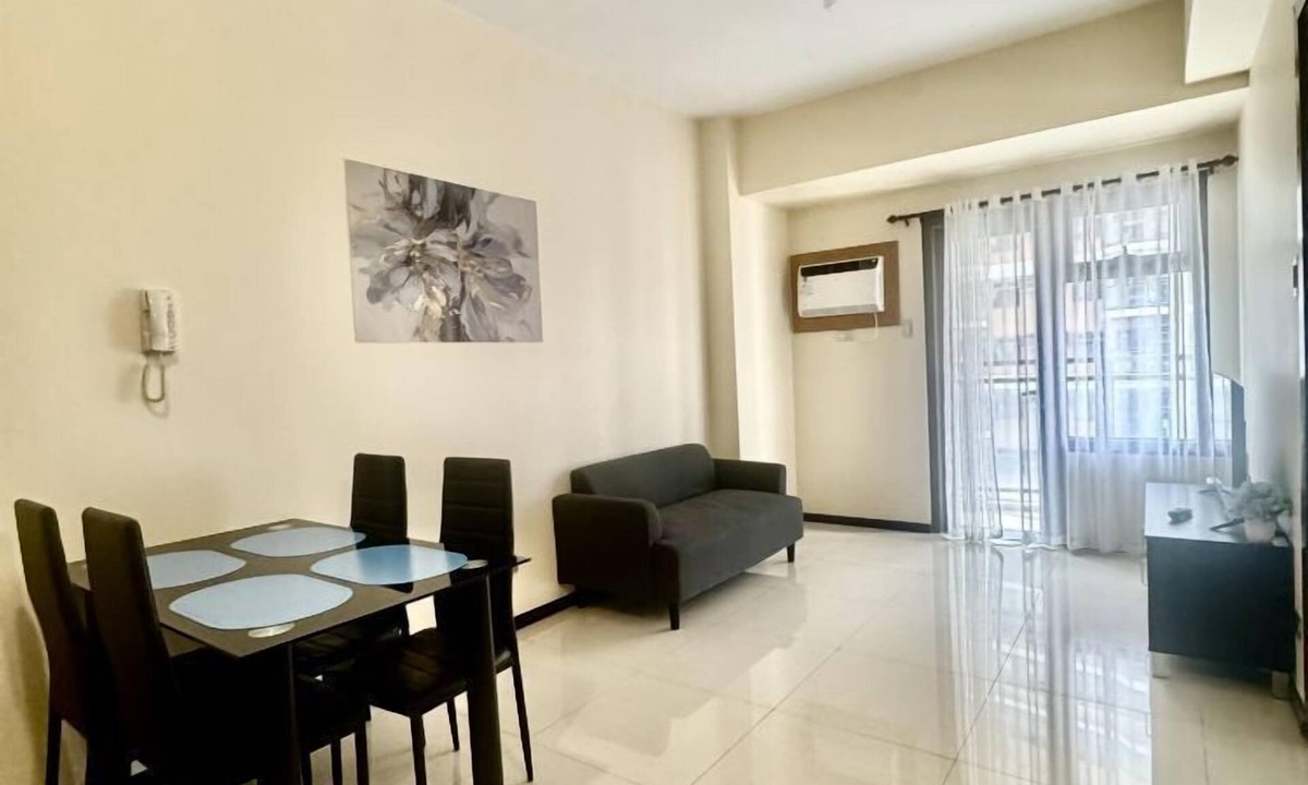 Pasay Condo | Levi & Moon's Manila Bay