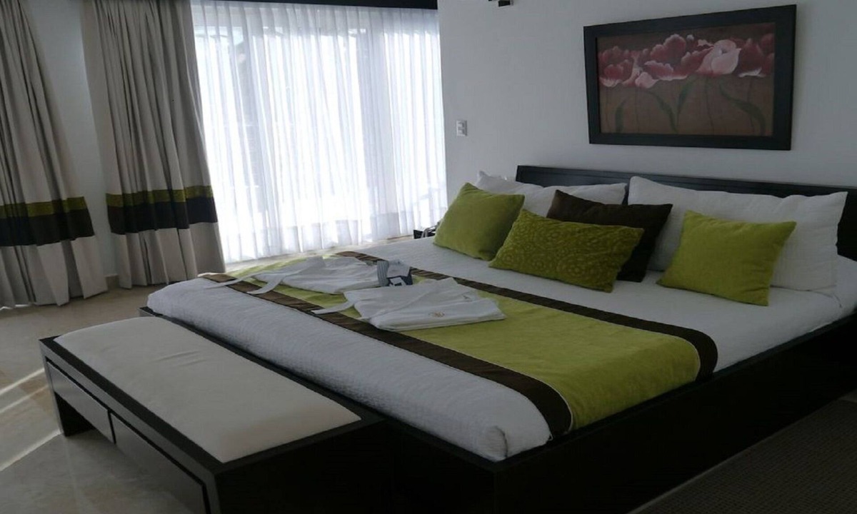 Los Brazos House | LHVC -Chairman's Circle 5 Bed Villa - LOWEST ALL INCLUSIVE - VIP Gold Bands