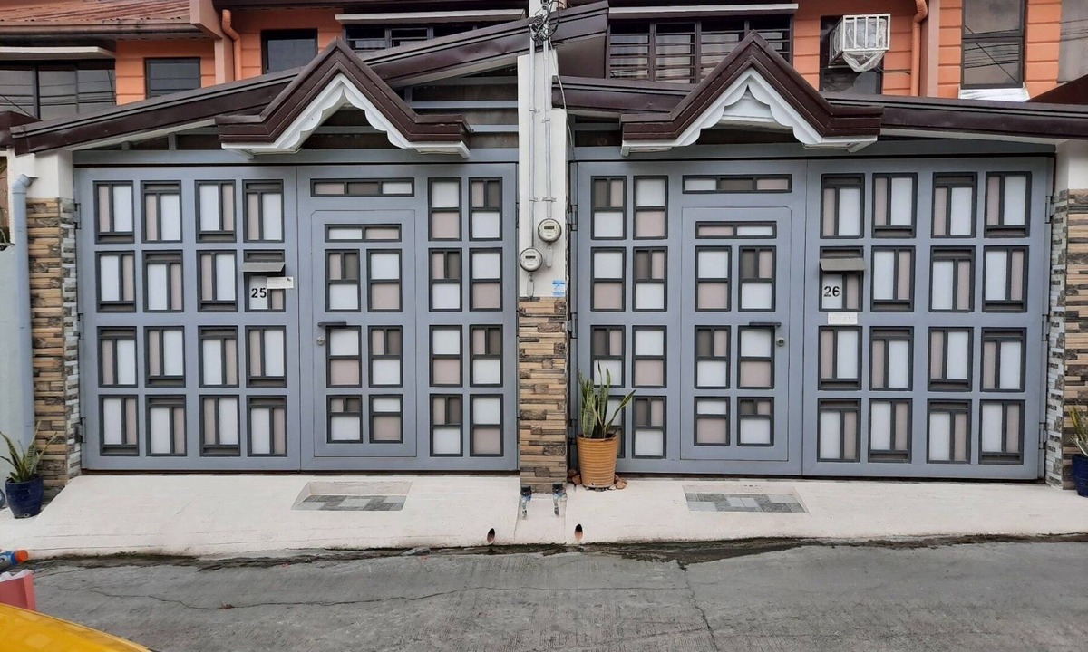 Clark House | Lovely Nest Townhouse 2 BR, 2 T&B, for 7 guests near Clark Airport, Aqua Planet