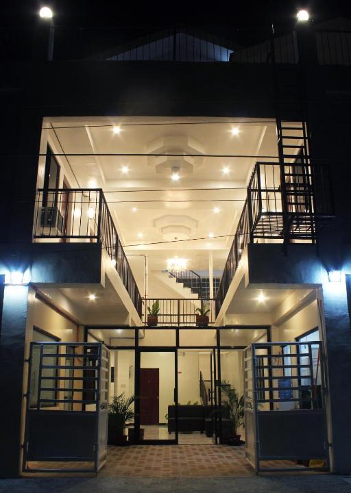 Oslob Bed & Breakfast | Luna Oslob Travellers Inn