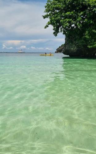 Yapak Apartment | Lushfield Boracay Guest House