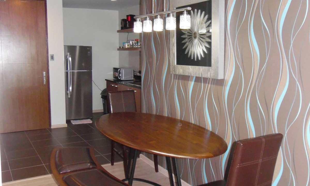 Lapu-Lapu Condo | Lux. 2BR condo + 2 pools, woow oceanviews, Gym, Beach,near Mactan Newtown, Tours