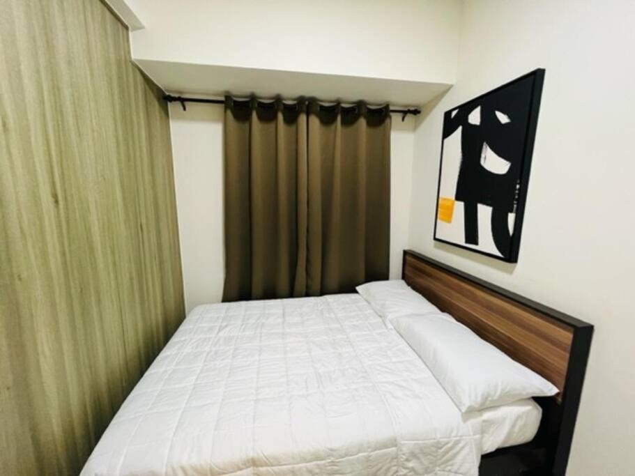 Baclaran Apartment | Luxurious 1 BR Condo Coast Residences by YellowBell