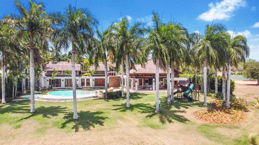 Casa de Campo Villa | Luxurious 8-BR Villa with Ocean View, Jacuzzi, Home Cinema and Resort Access in Casa de Campo