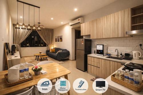 Kampung Sungai Nibong Apartment | Luxury 2BR Rooftop Infinity Pool 8 Pax airport usm