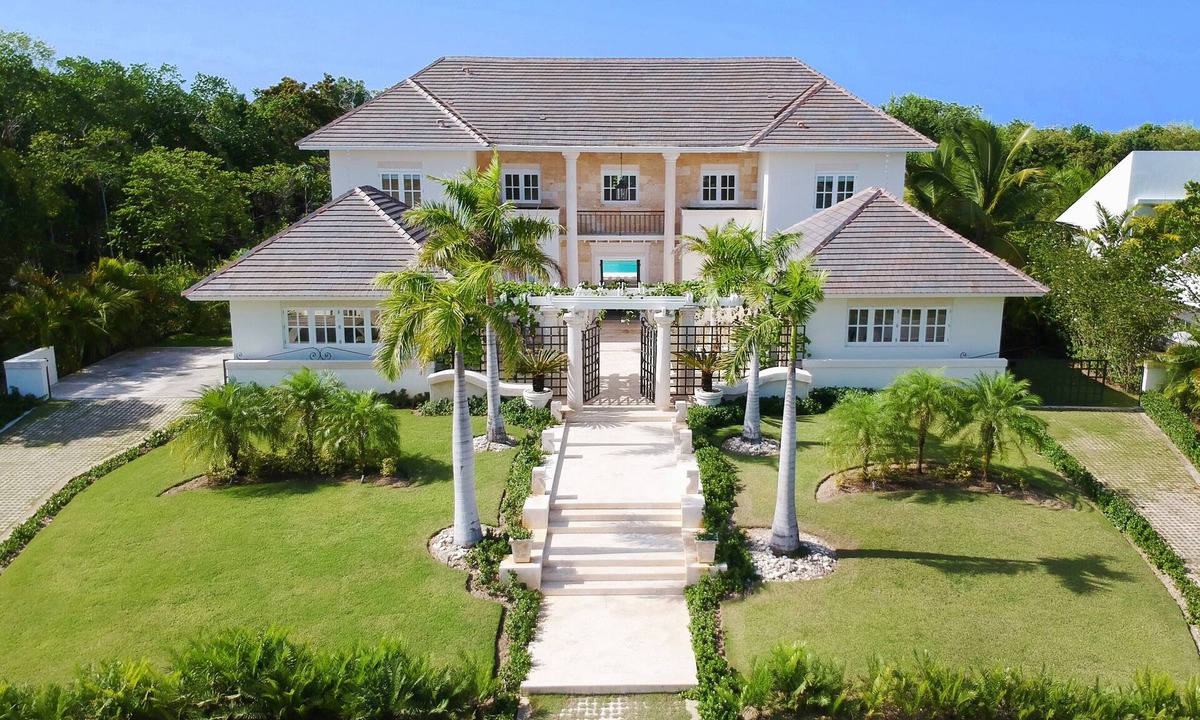 Punta Cana Villa | Luxury Villa with Private Pool, Cook,Maid & Golf Cart in Exclusive Punta Cana