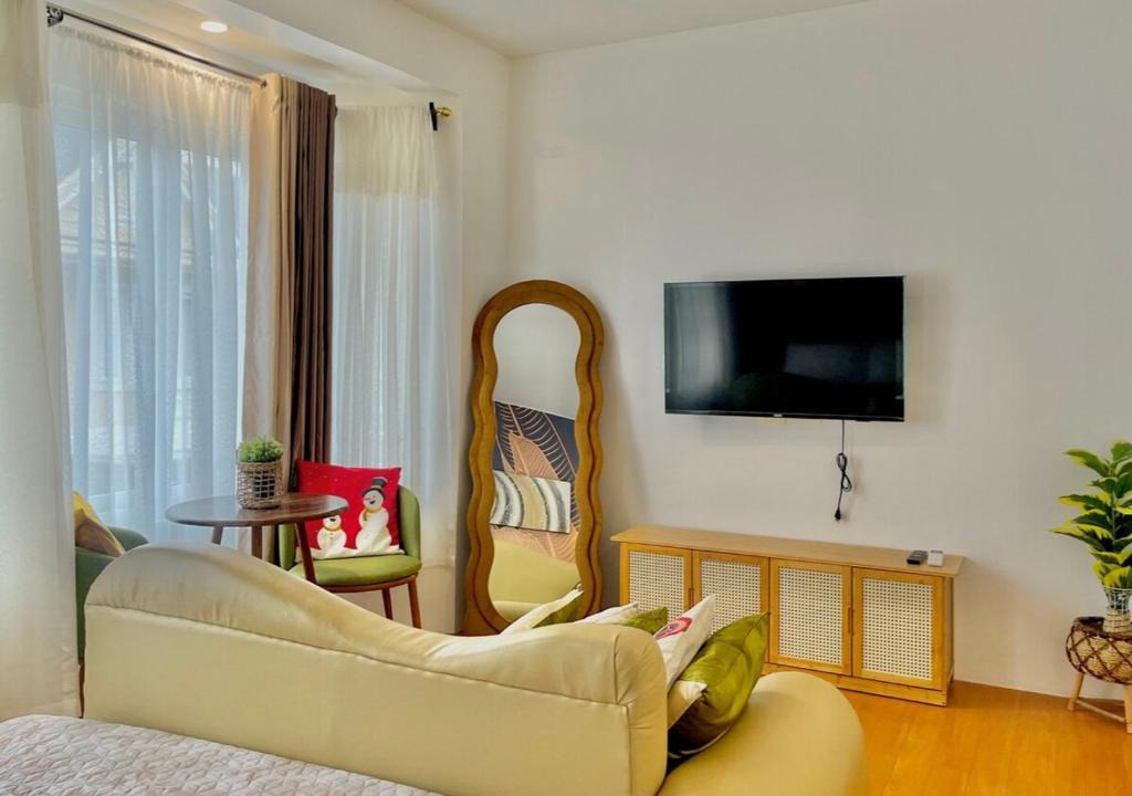 Pallocan Apartment | M&B Tropical 3-Bedroom Townhouse at PonteFino Prime