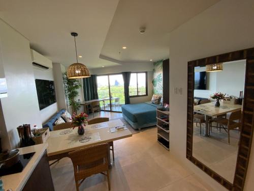 Maribago Apartment | Ma Roberta - Tambuli Resort with fast Wifi 16 Floor Studio Type
