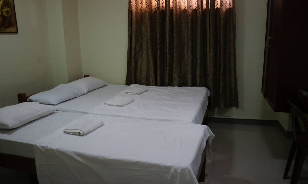 Puerto Princesa City Centre House | Mabini Pensione