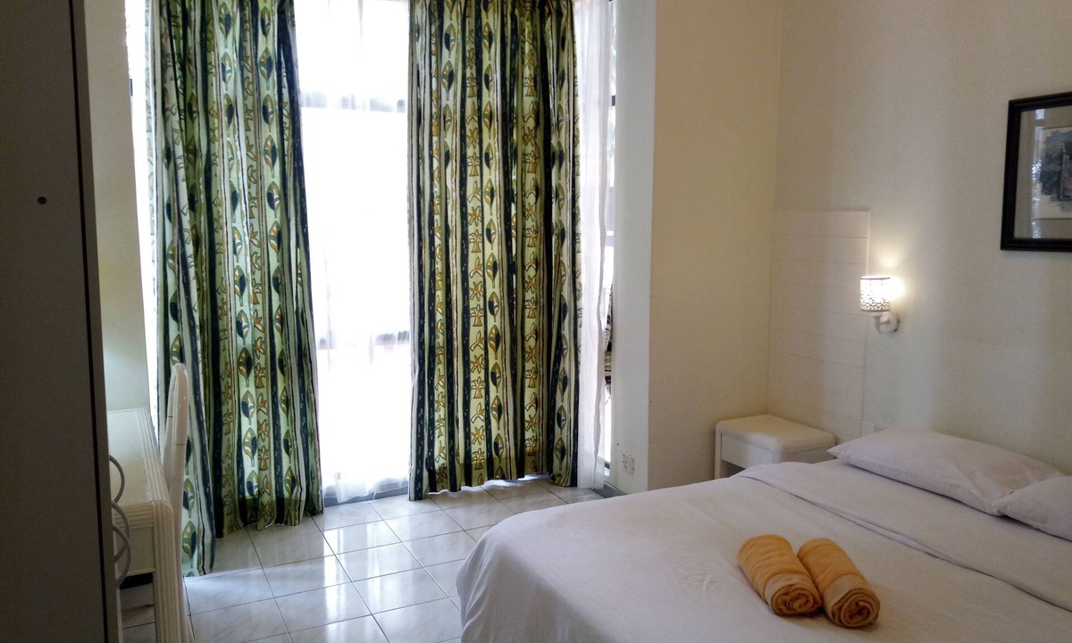 Malacca City Hotel | Mahkota Hotel Melaka (Family Homestay)