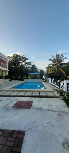 Daraga Hotel | Maison De Gloria