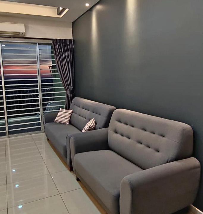 Larut Apartment | Majestic Sanctuary- Sunset View- Pool- 2 Parking- Netflix