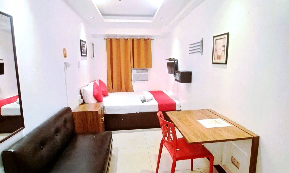 Downtown Hotel | Makati One Poblacion Hotel
