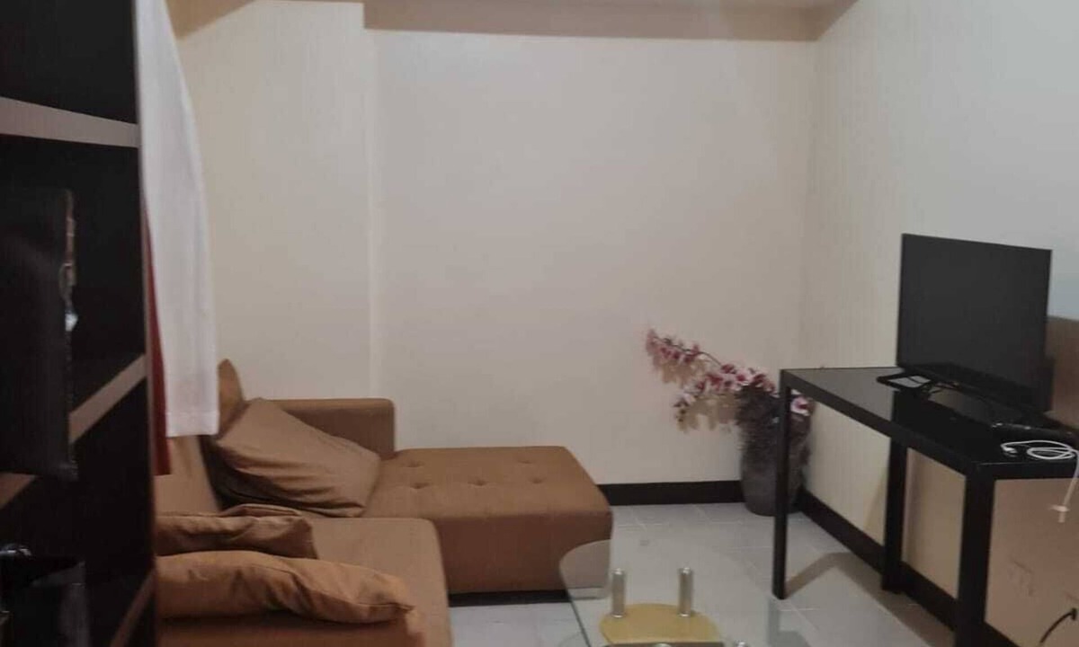 Mandaluyong Condo | Manila skyline river facing 26th floor, 3 bed room, 2 bath, furnished apartment