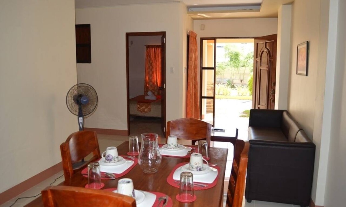 Talisay Hotel | Manora Apartments and Guest House