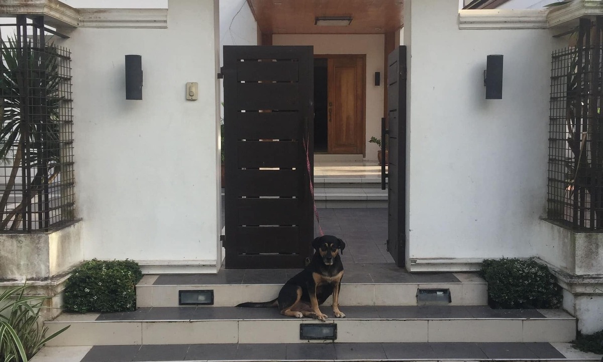 Nabua House | Mansion in Nabua, Bicol for relaxation and family w/parking and breakfast