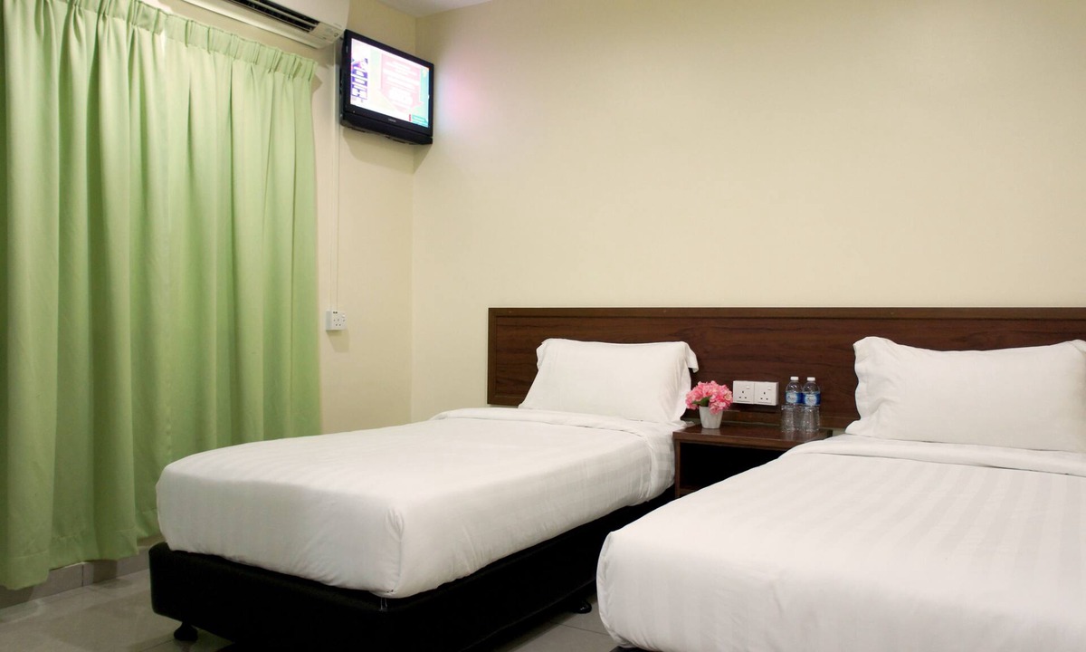 Bandar Sri Permaisuri Hotel | Maple Inn