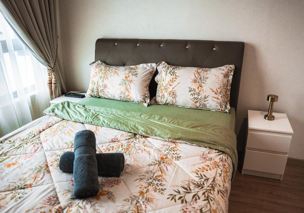 Masai Apartment | Marina View 3BR Permas w Bathtub & Seaview Balcony Permas by Our Stay