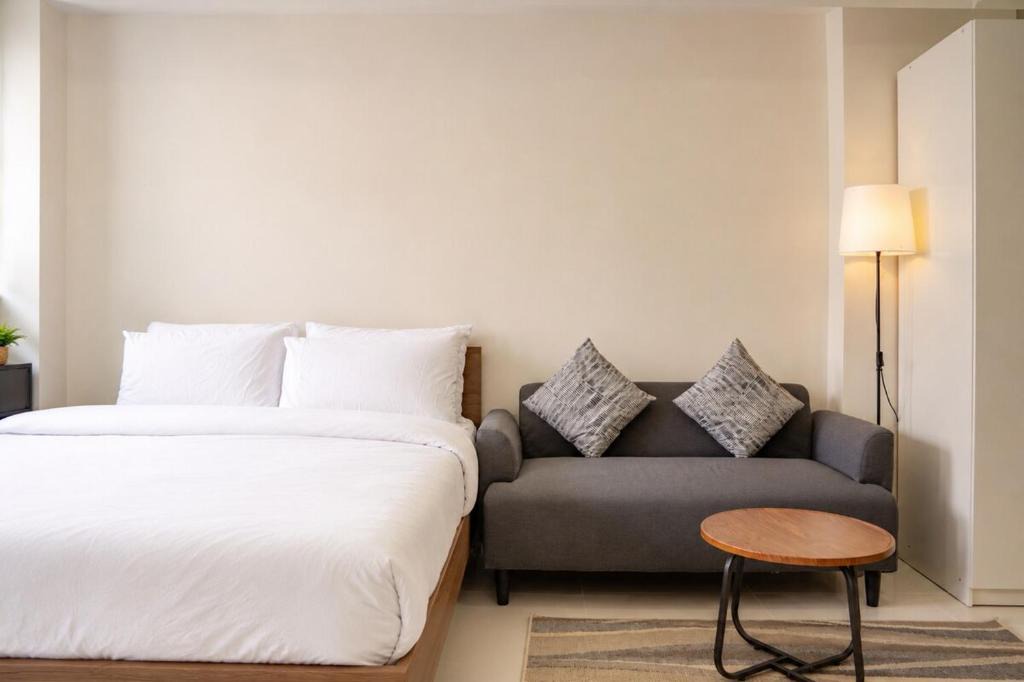 Mandurriao Apartment | Maven Elegant Studio