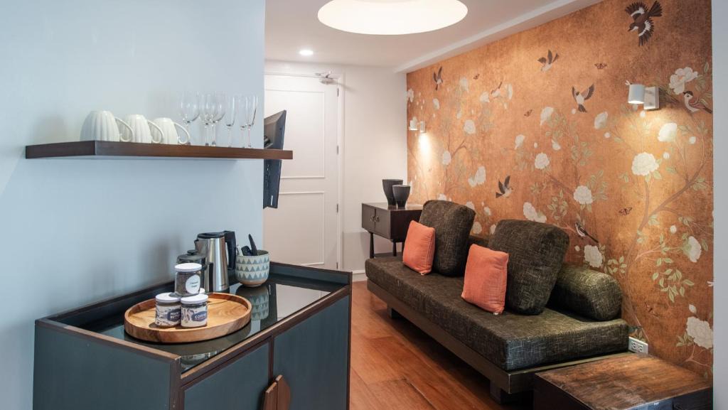 Bagong Lipunan Ng Crame Apartment | MiraNamin Nest ROSAL - Garden View Suite in Unique Historic Estate with Indoor Plunge Pool, Self-Service Breakfast, Guest Kitchen