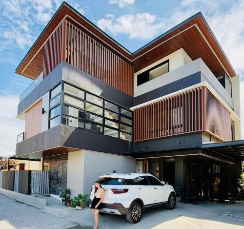Pozzorubio House | Modern 2nd Floor Studio Unit