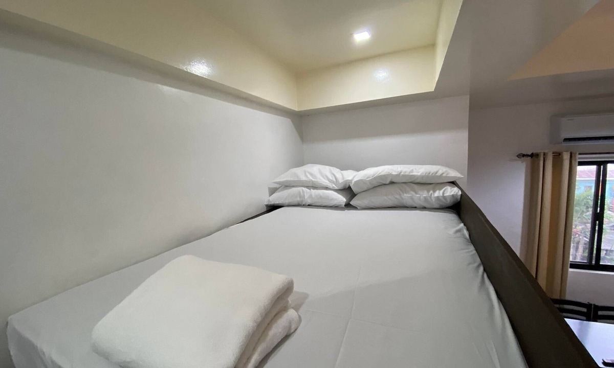 Palompon Apartment | Modern Apartment with Balcony