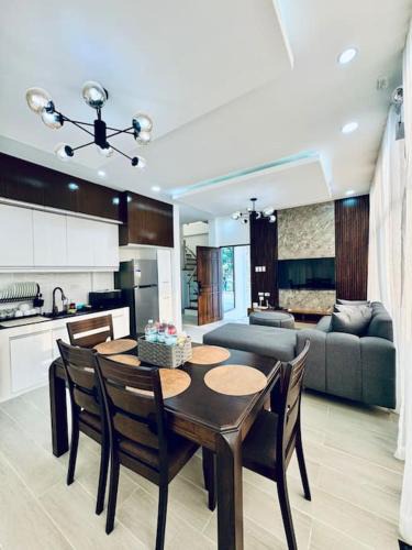 Pavia House | Modern Cozy Home - Iloilo City Reign Homes