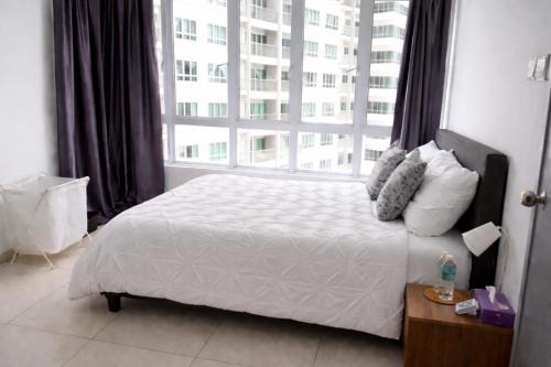 Salak South House | Modern KL City View Suite