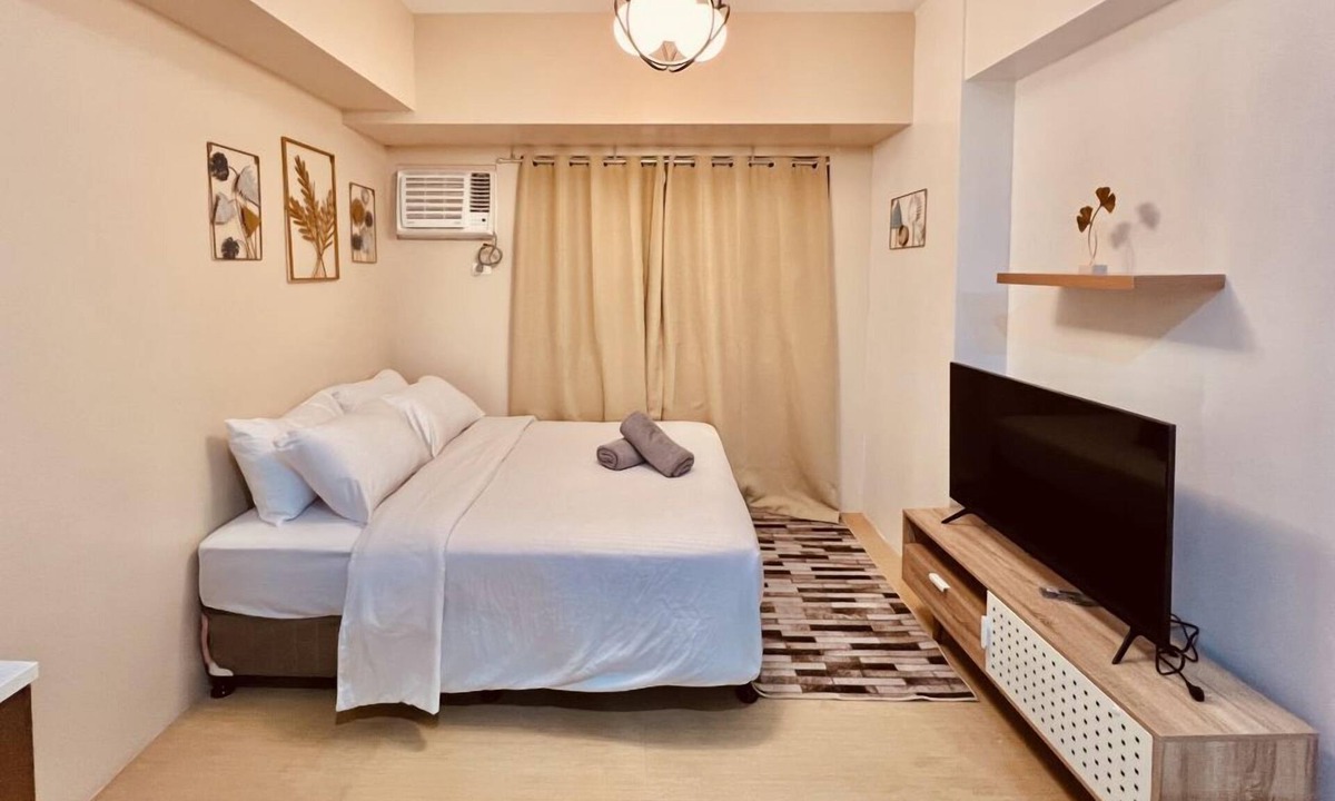 Mandurriao Apartment | Modern Studio at Avida Towers Atria