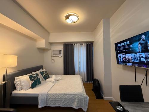 Barangay 670 Apartment | Modern studio Condo 29 near St Lukes and US Embassy in 8 Adriatico Padre Faura Manila