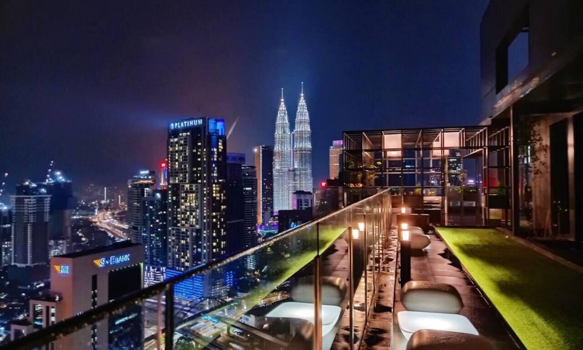 Kuala Lumpur City Centre Apartment | Modern Studio with Stunning City Views