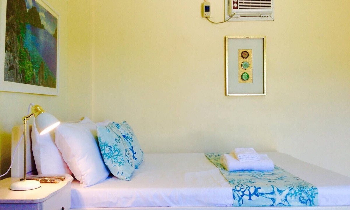 Taytay Apartment | Modern Studio with Fast WiFi