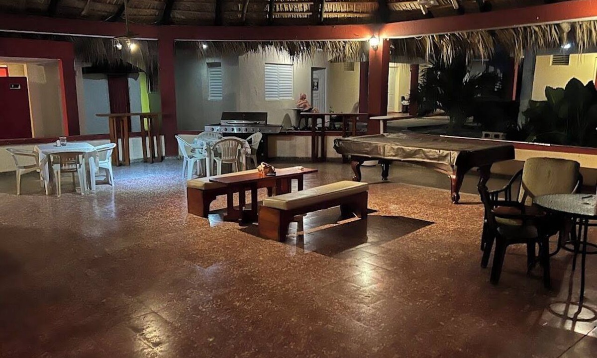 El Batey Hotel | Moe's Economy Hotel
