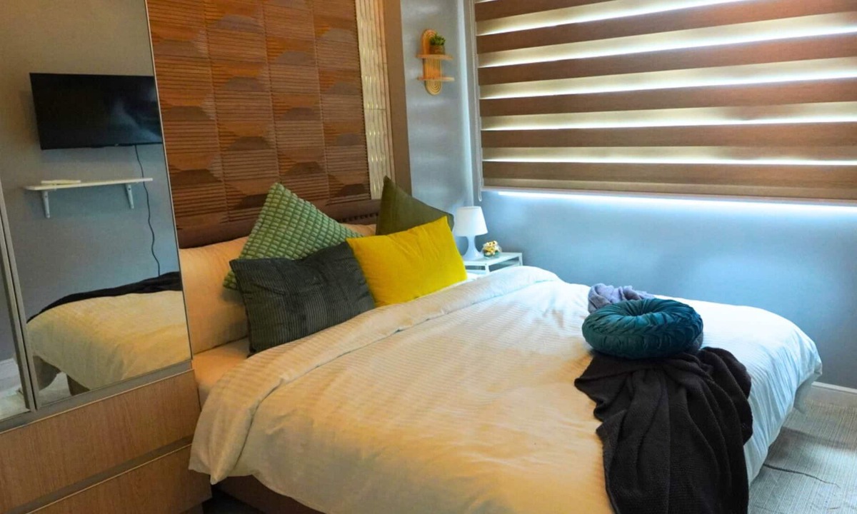 Paranaque Condo | Monarch Parksuites 1-Bedroom Condo Unit - Near MOA and NAIA