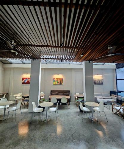 Quiapo Hotel | Monchere Dormitory