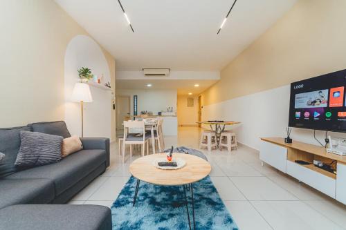 Central District Apartment | Mosaic Midvalley Starlit 3BR 8pax Bathtub Mahjong by Our Stay