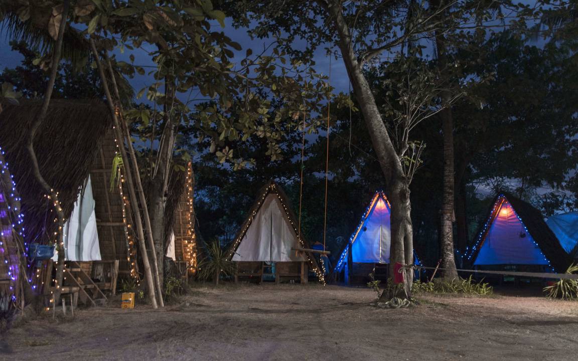 Daanbantayan House | Motel ∙ 8 guests