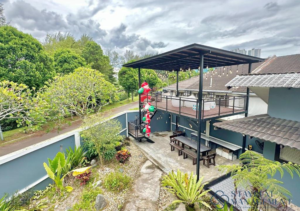 Taman Mount Austin House | Mount Austin Landed Homestay 16pax Karaoke Jacuzzi BBQ by Stayrene