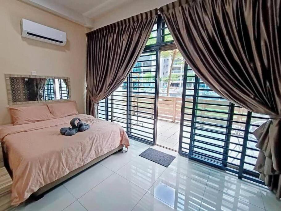 Taman Mount Austin Apartment | Mount Austin #Palazio B1 Pool view 1-2Pax #MSPro