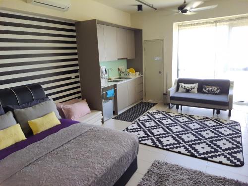 Cyberjaya Apartment | Mufasa Suites at Tamarind Suites with Wifi Netflix Coway Level 8