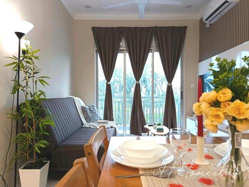 Tebrau Apartment | Muji style - Camellia Sri Austin By iH Home