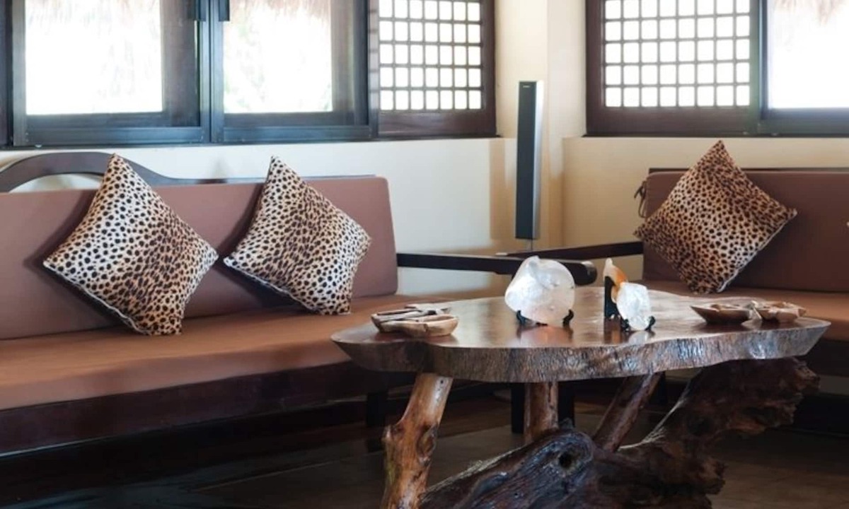 Hinoba-an Hotel | Nabulao Beach and Dive Resort