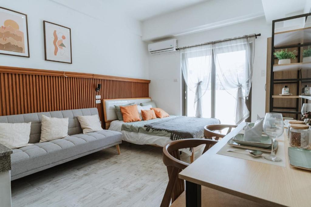 Minglanilla House | Near Anjo World and Few Mins to SM Seaside with Generator & Self Check In